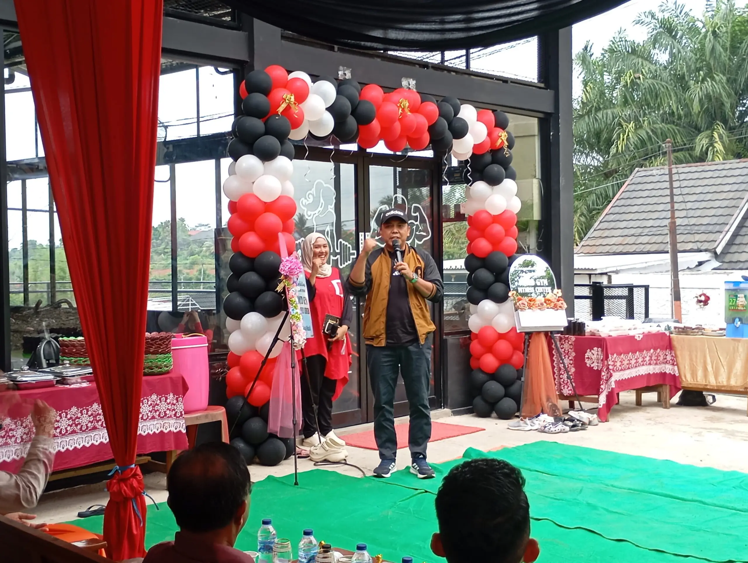 Salam Olahraga!!! Suherman Resmikan Squid Gym Fitness Center di Pematang Kandis Bangko